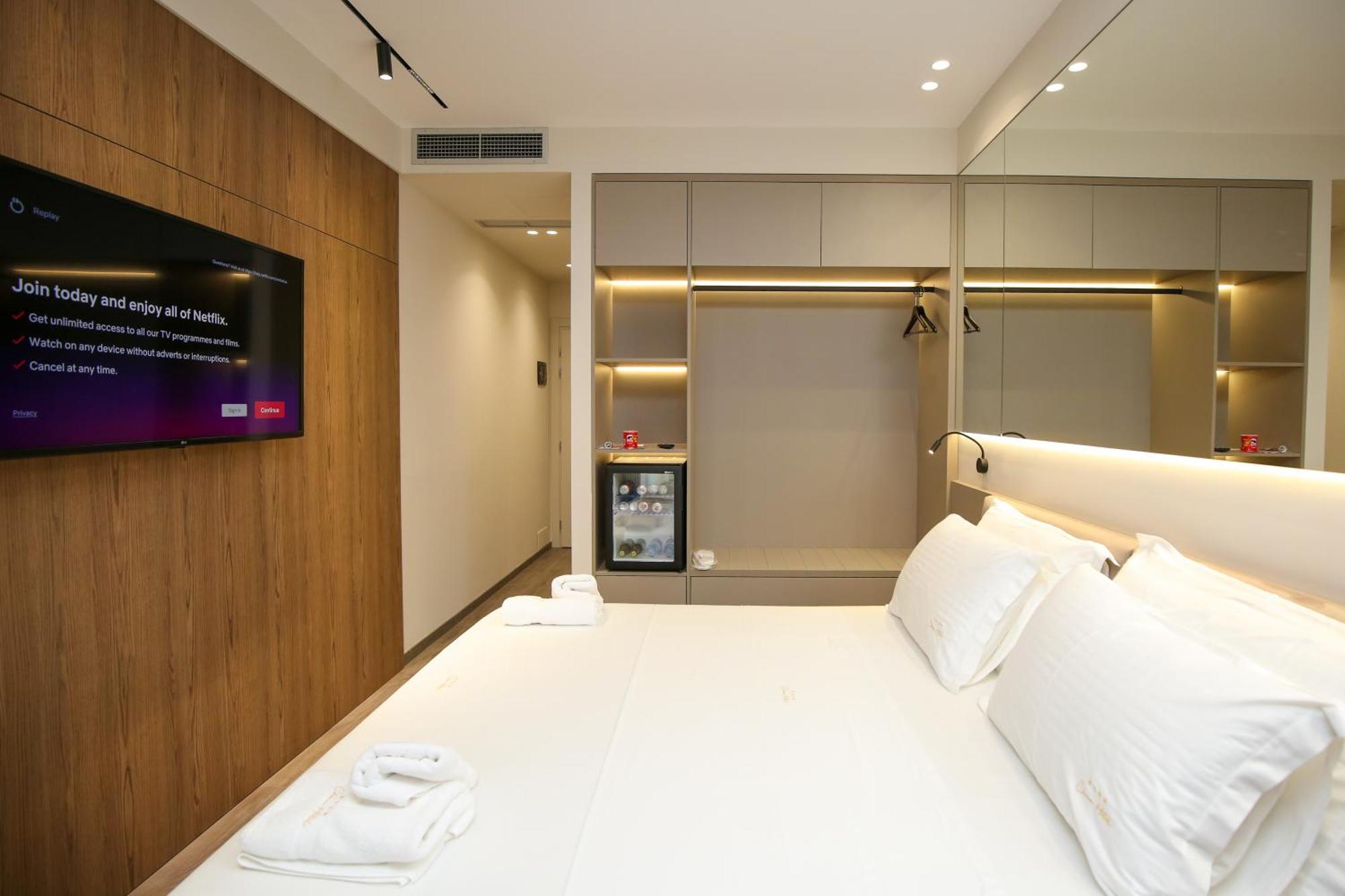 Charm 4*
