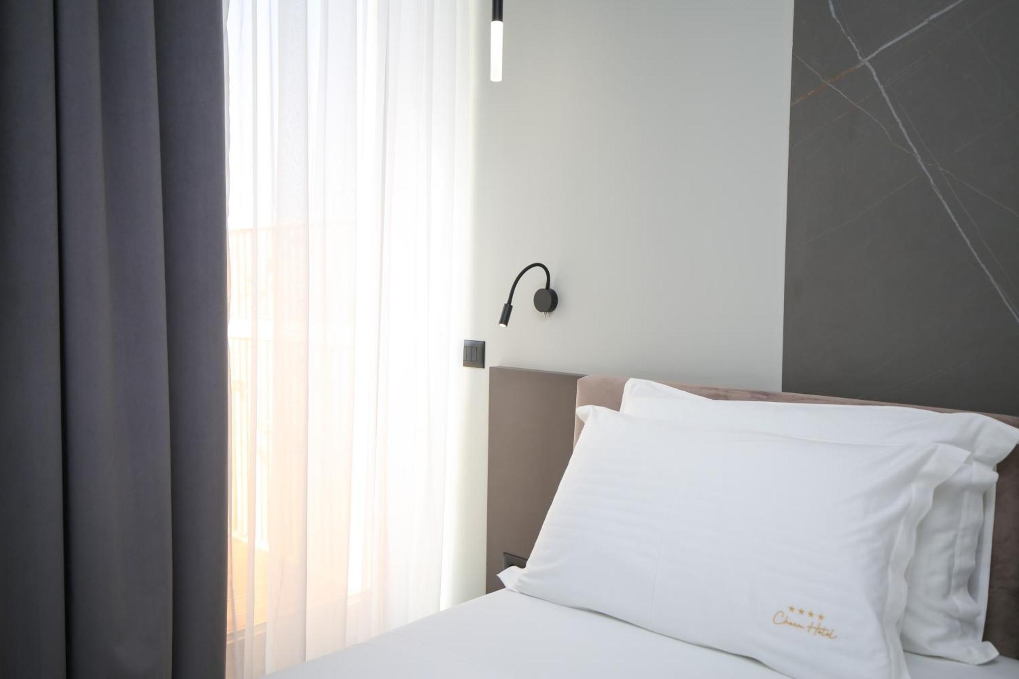 Charm Vlora
