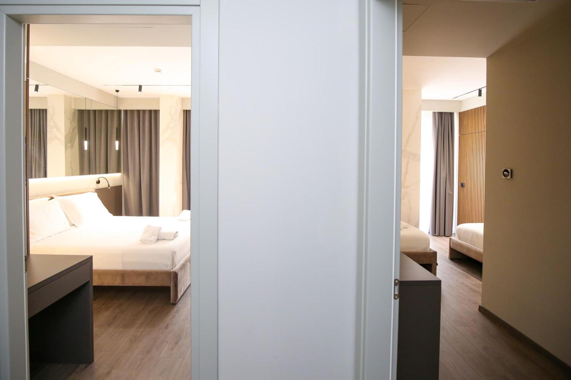 Charm Hotel 4*